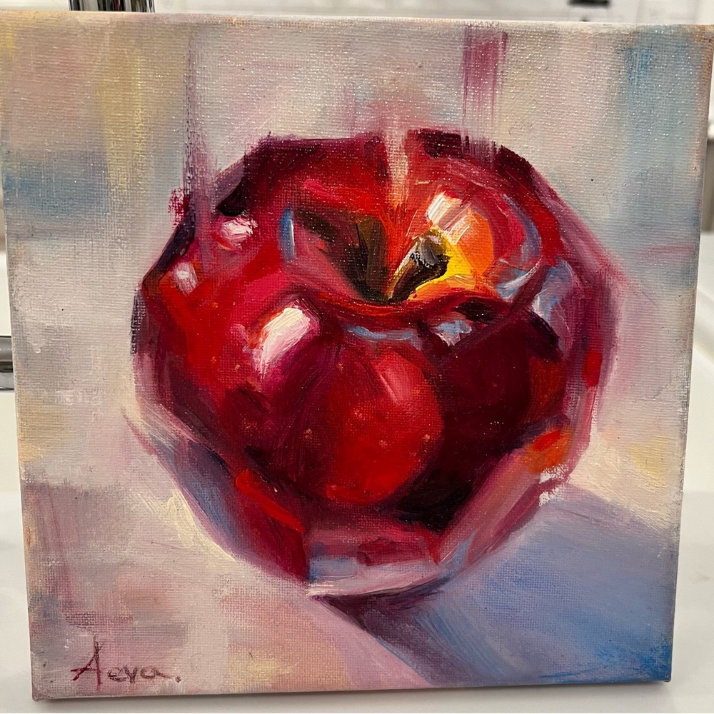 Red apple - Picture 3 of 4